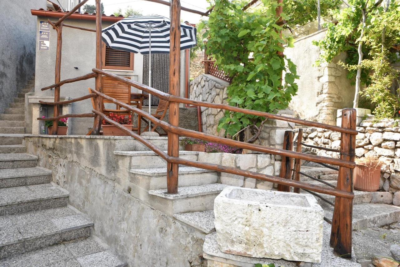 Apartment Anamarija Valun Exterior foto